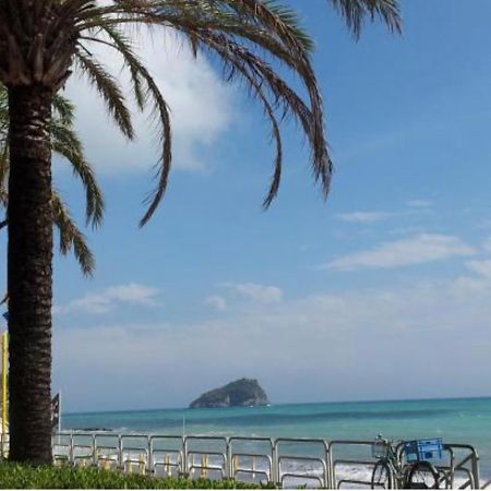 A 5 Minuti Dal Mare - Dolphin Beach House Spotorno Extérieur photo